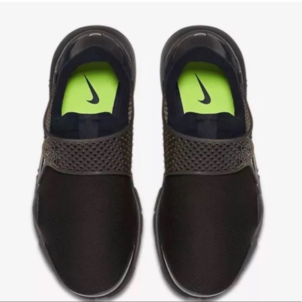 Women’s NIKE Sock Darts